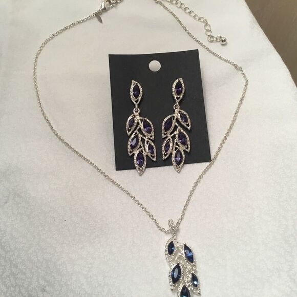 Bright Silvertone & Blue Necklace & Earring Set - Picture 1 of 8